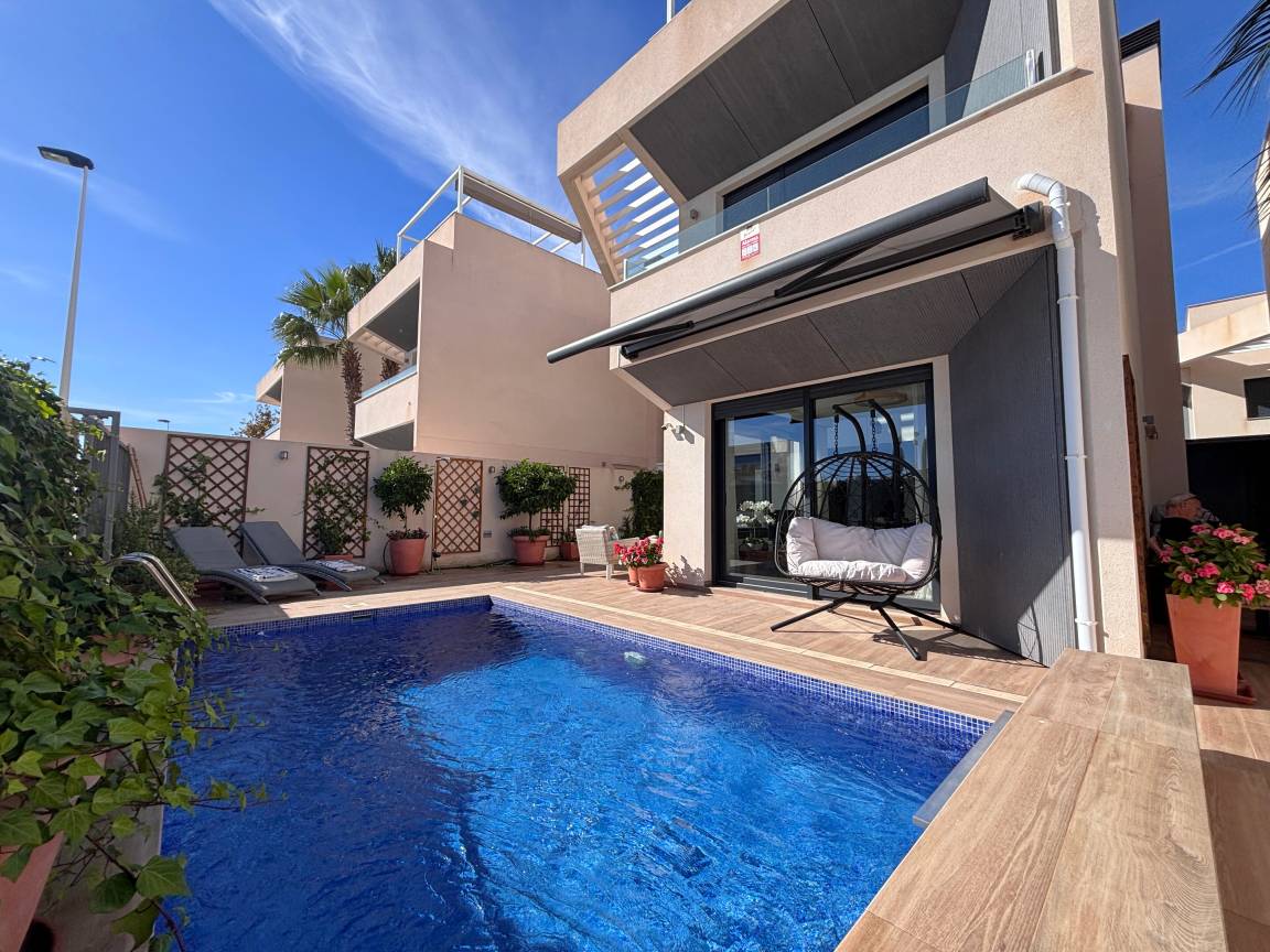 91 M² Casa ∙ 3 Habitaciones ∙ 6 Huéspedes - Torrevieja