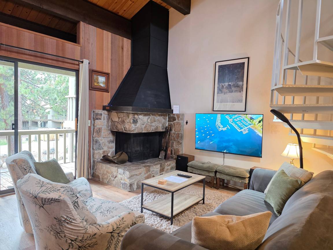 146 M² Condo ∙ 3 Bedrooms ∙ 6 Guests - Kings Beach, CA