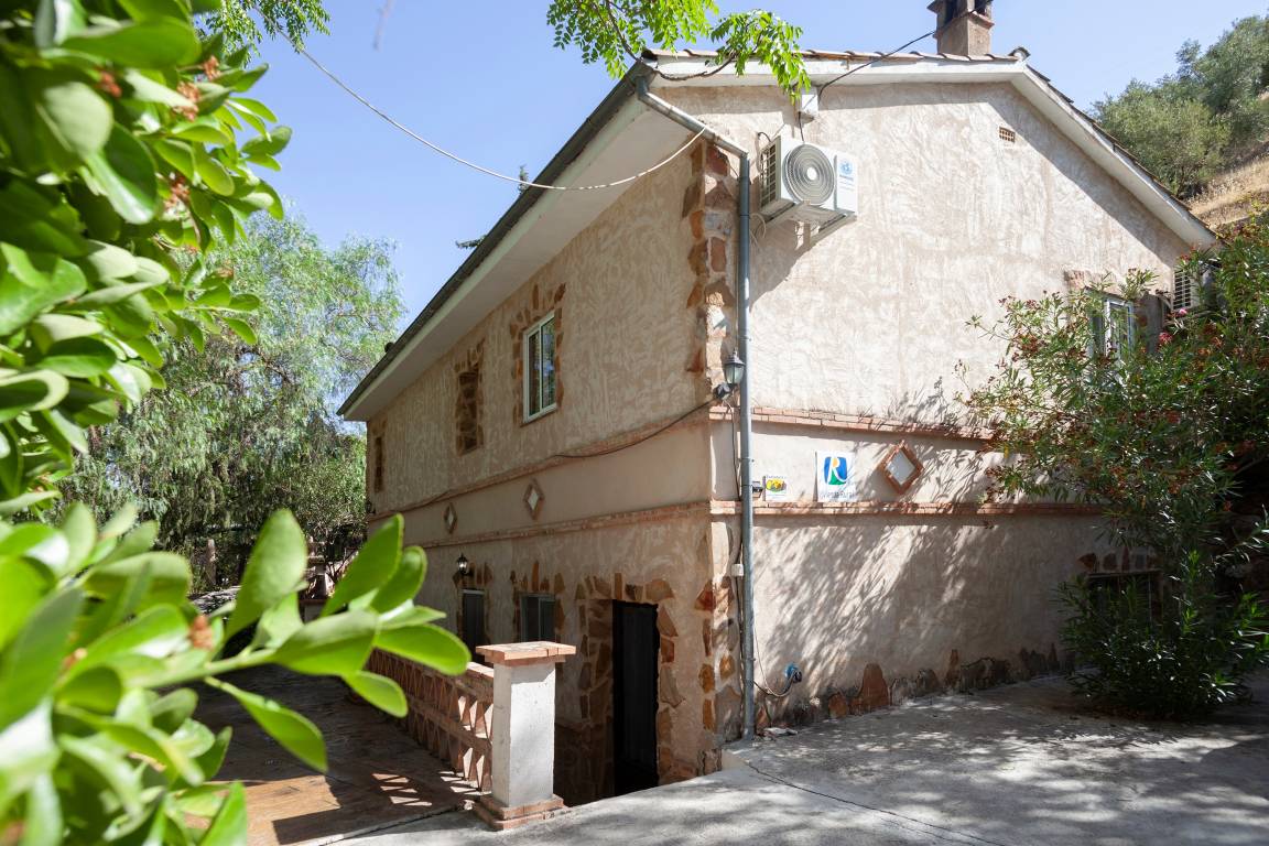 200 M² Huis ∙ 6 Slaapkamers ∙ 15 Gasten - Cazorla