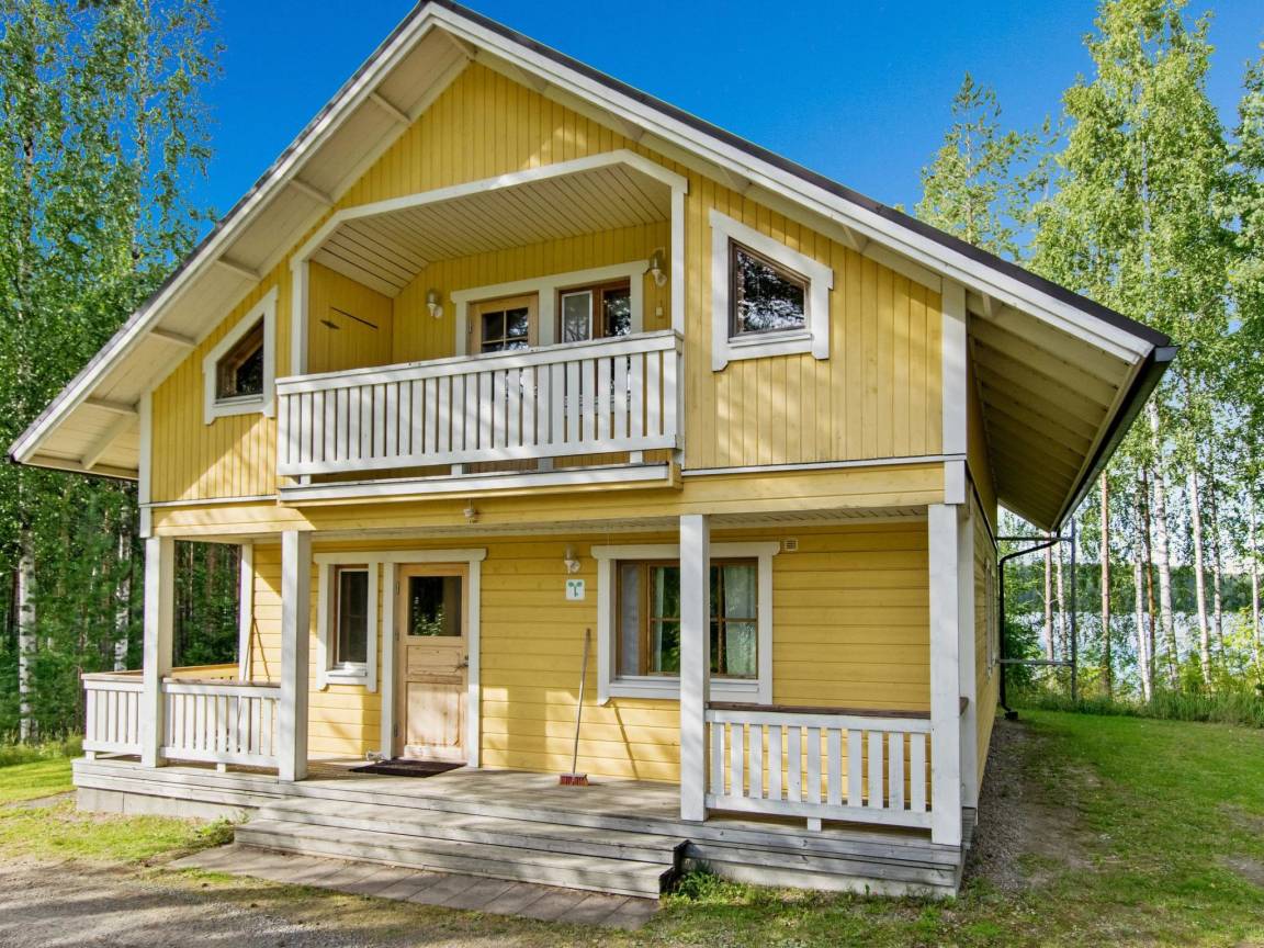 105 M² Talo ∙ 3 Makuuhuonetta ∙ 8 Vierasta - Saarijärvi