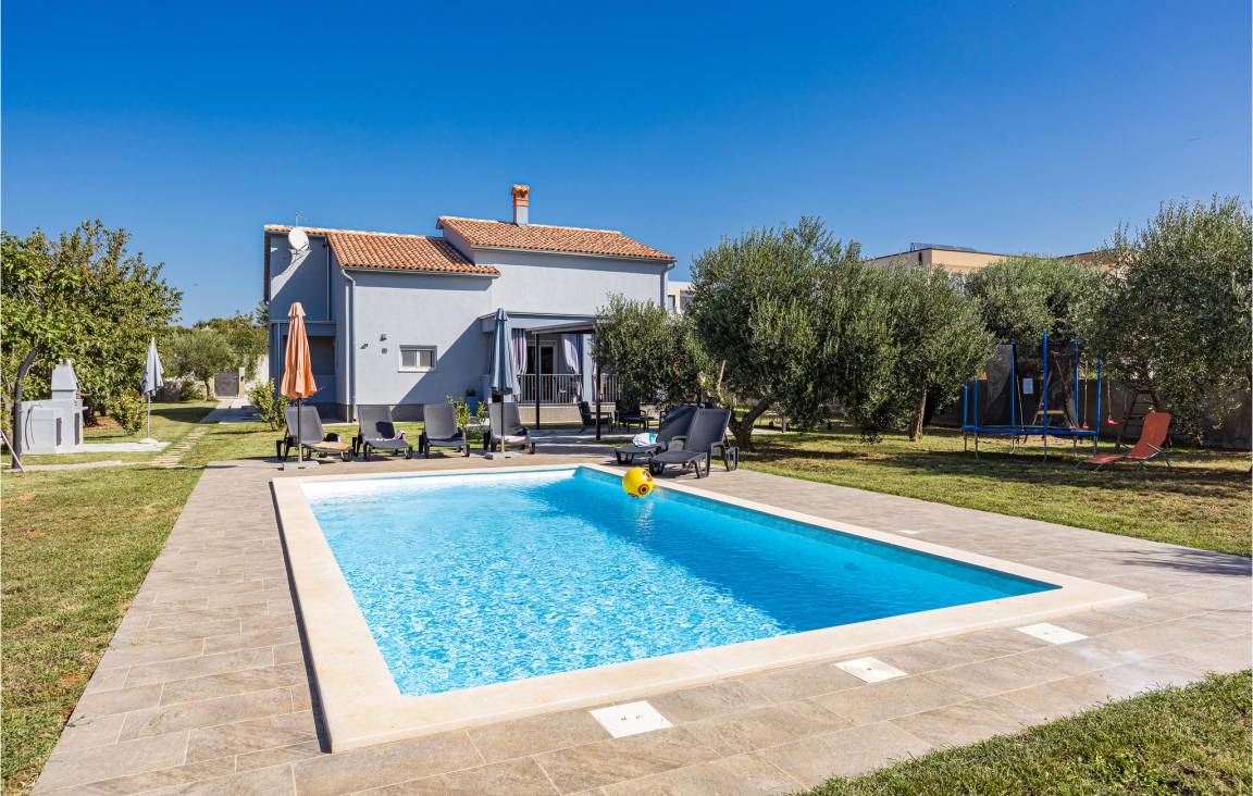 100 M² House ∙ 3 Bedrooms ∙ 6 Guests - Rovinj