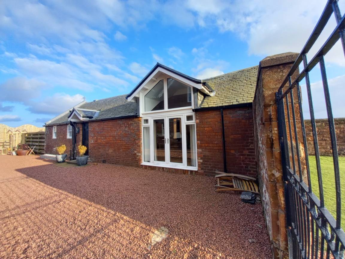 85 M² Cottage ∙ 2 Bedrooms ∙ 3 Guests - Prestwick