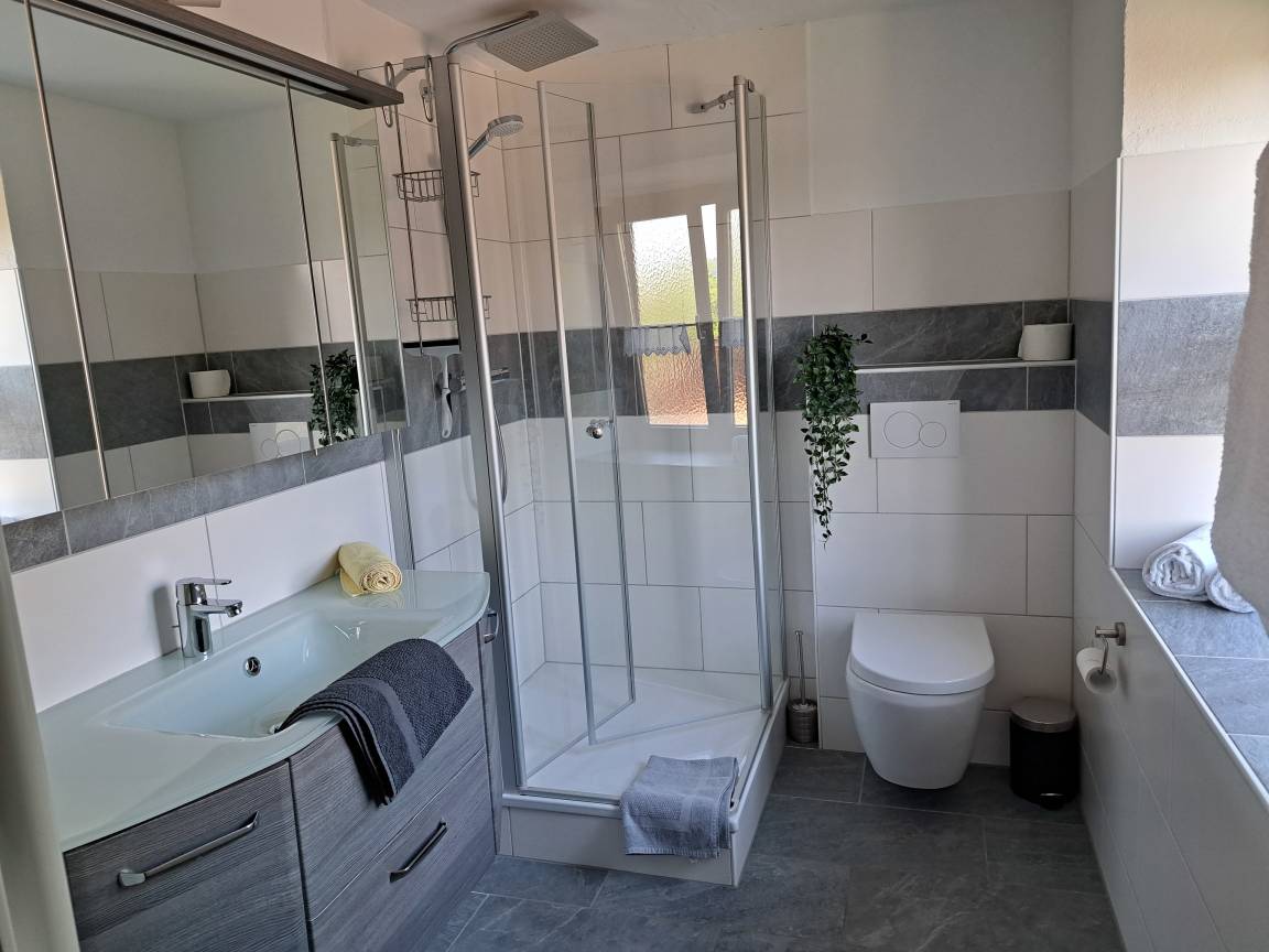 100 m² Ferienwohnung ∙ 2 Schlafzimmer ∙ 5 Gäste – Bild 7