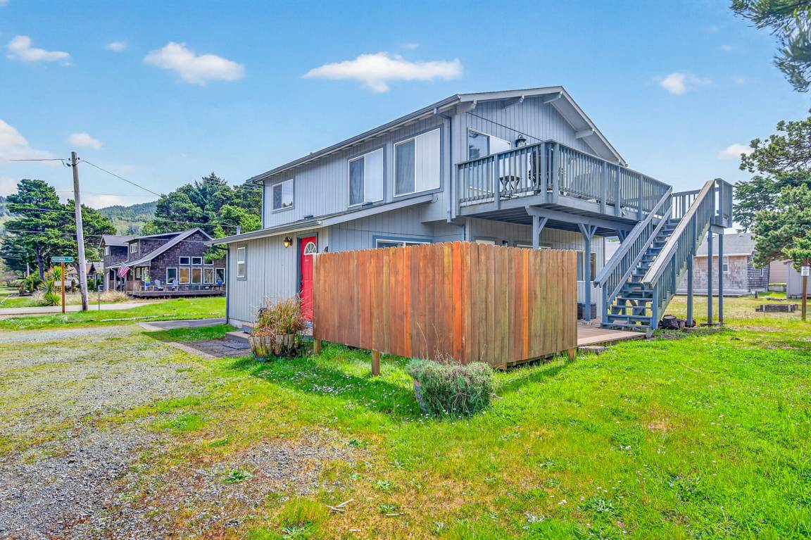 174 M² House ∙ 2 Bedrooms ∙ 6 Guests - Manzanita, OR