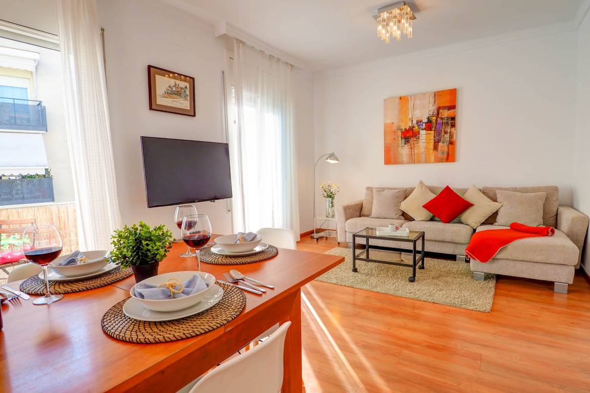 90 M² Ferienwohnung ∙ 2 Schlafzimmer ∙ 5 Gäste - Sitges