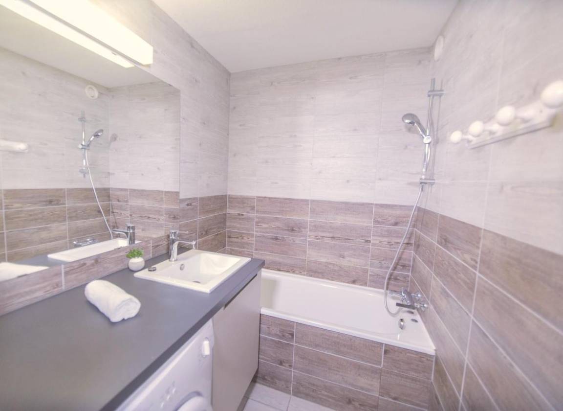 45 m² Ferienwohnung ∙ 1 Schlafzimmer ∙ 6 Gäste – Bild 5