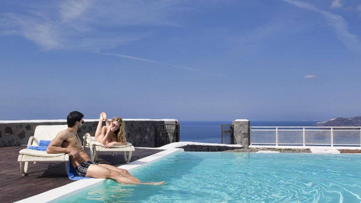 Villa ∙ 3 Bedrooms ∙ 6 Guests - Santorini