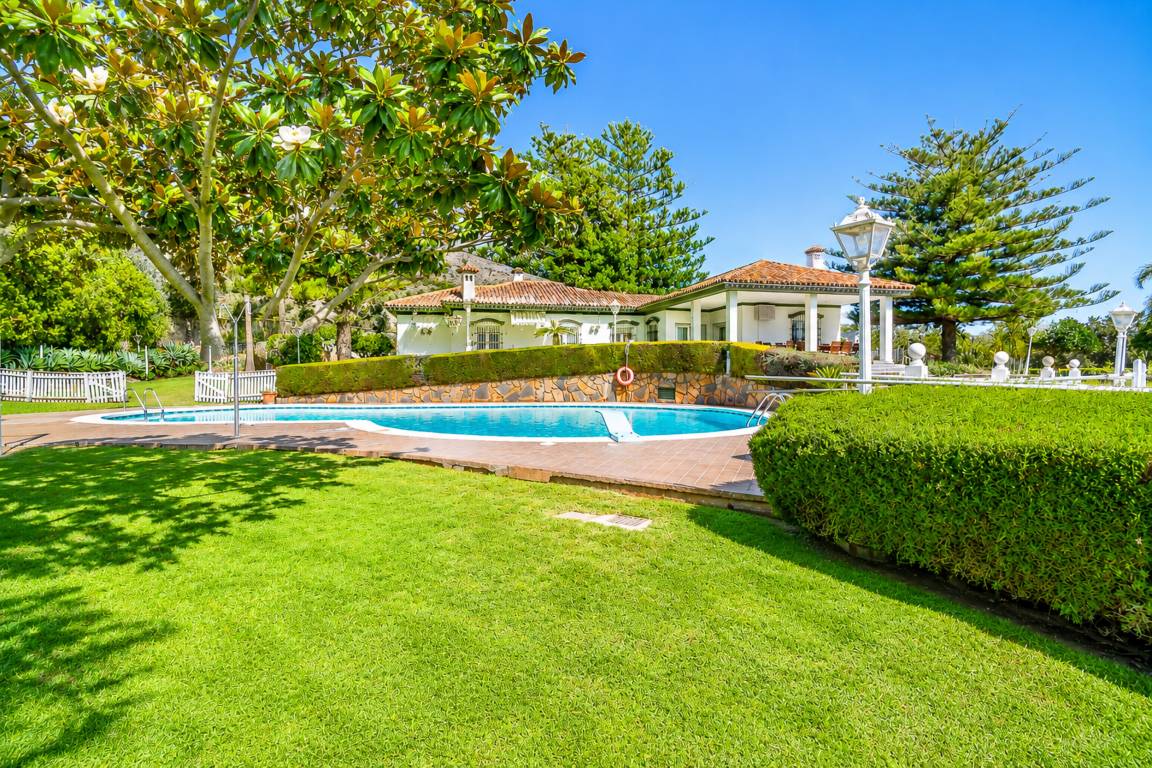 420 M² Villa ∙ 7 Camere Da Letto ∙ 15 Ospiti - Benalmádena