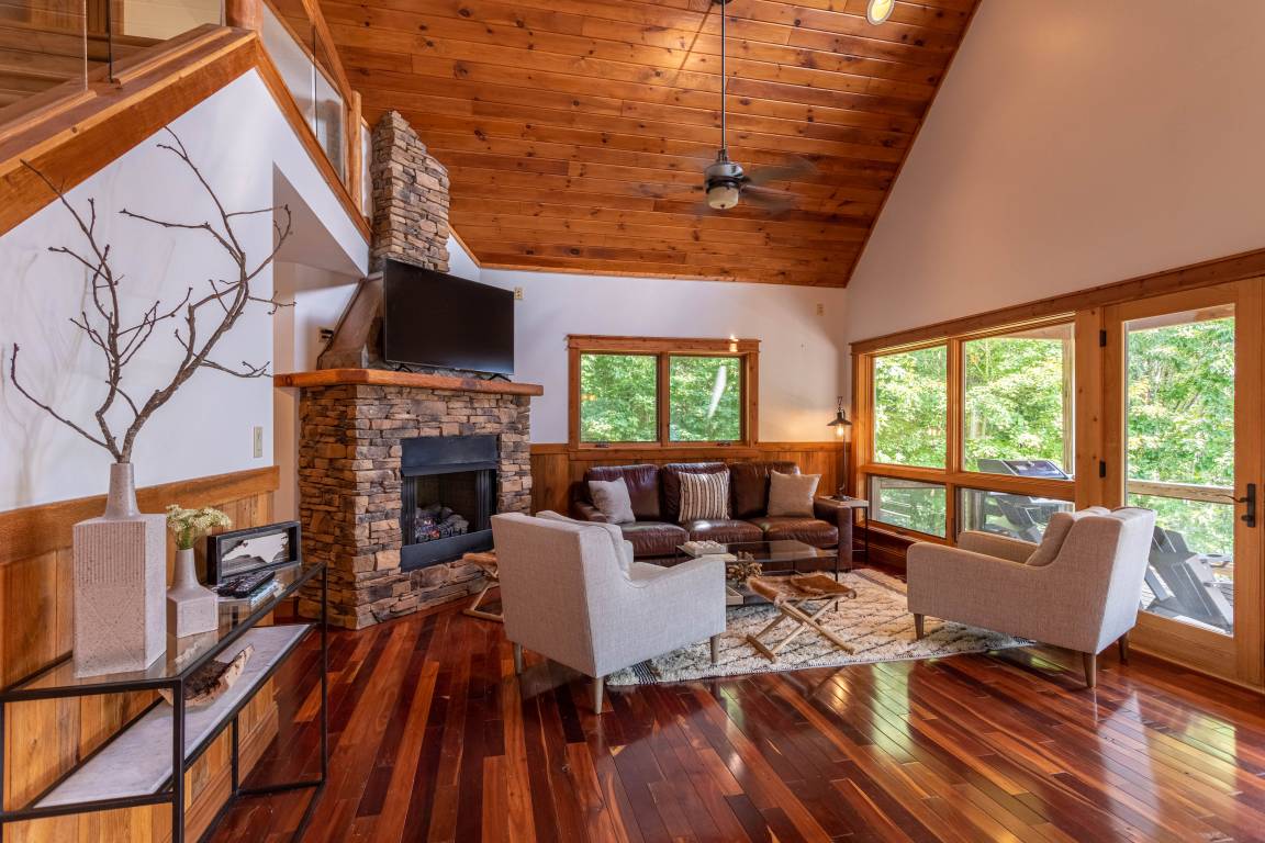 Cabin ∙ 4 Bedrooms ∙ 8 Guests - Banner Elk, NC