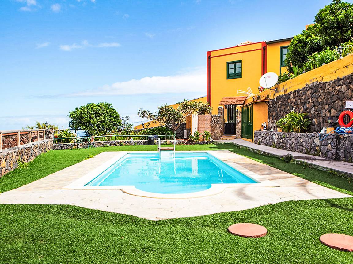 80 M² House ∙ 2 Bedrooms ∙ 4 Guests - La Orotava
