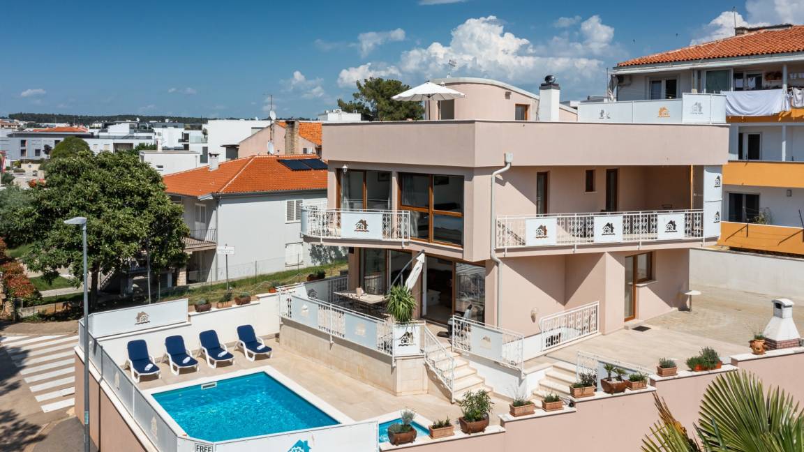 200 M² Villa ∙ 3 Schlafzimmer ∙ 6 Gäste - Novigrad
