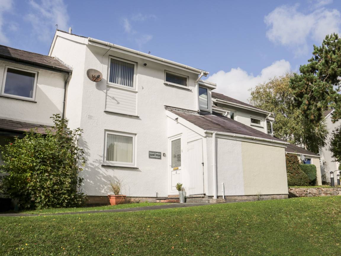 Cottage ∙ 2 Bedrooms ∙ 5 Guests - Menai Bridge