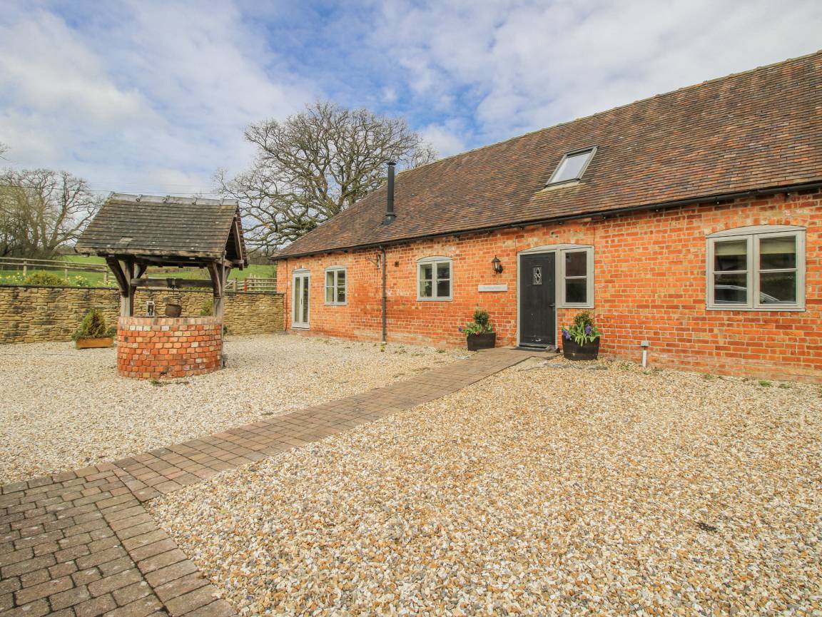 Cottage ∙ 5 Bedrooms ∙ 11 Guests - Herefordshire