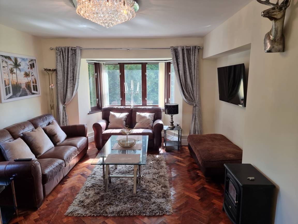 40 M² Apartment ∙ 2 Bedrooms ∙ 6 Guests - Llanelli