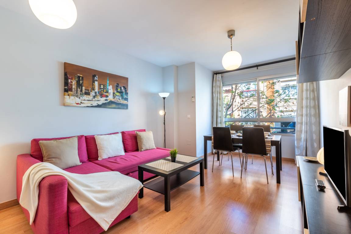 60 M² Apartment ∙ 2 Bedrooms ∙ 6 Guests - Málaga