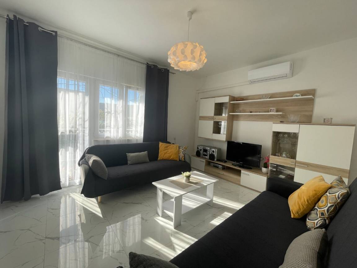 80 M² Ferienwohnung ∙ 2 Schlafzimmer ∙ 6 Gäste - Sevid