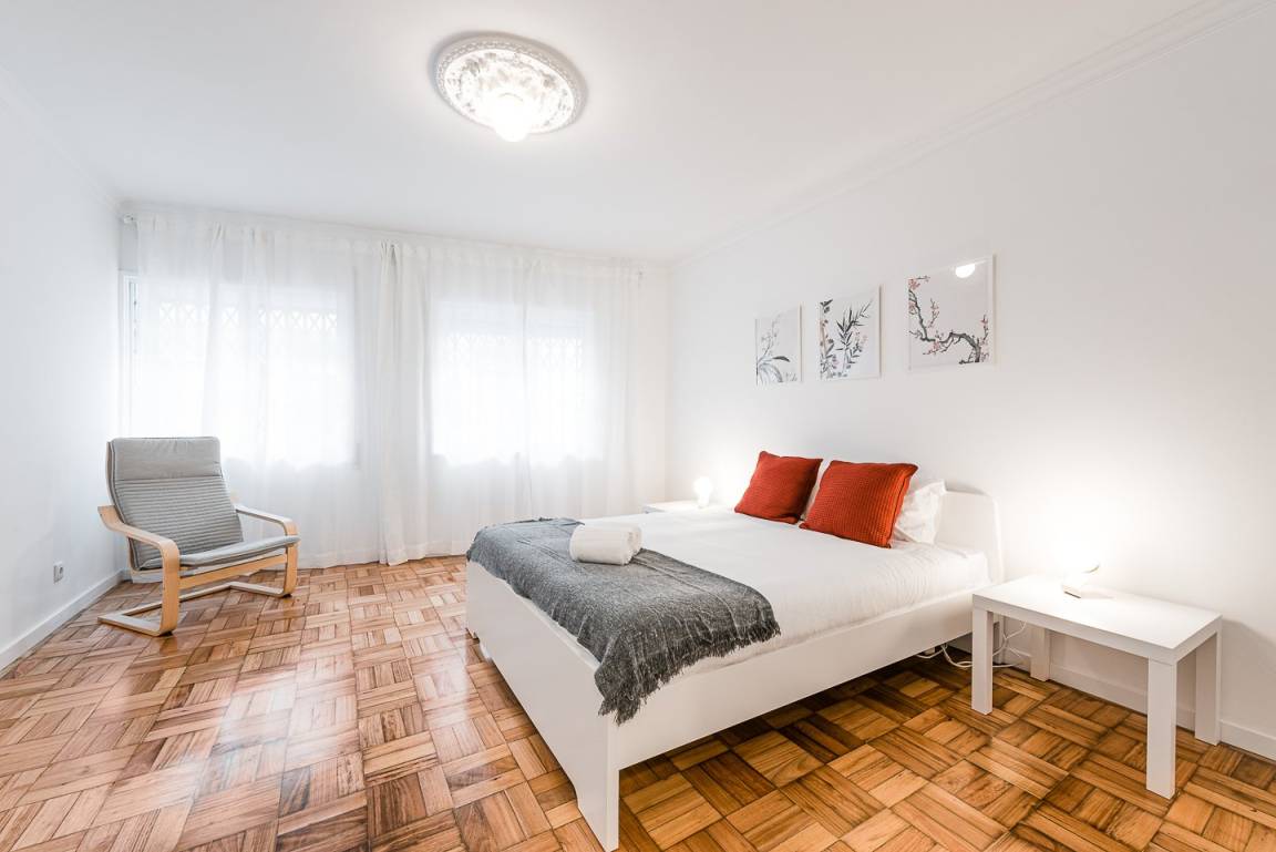 130 M² Apartment ∙ 1 Bedroom ∙ 4 Guests - Porto
