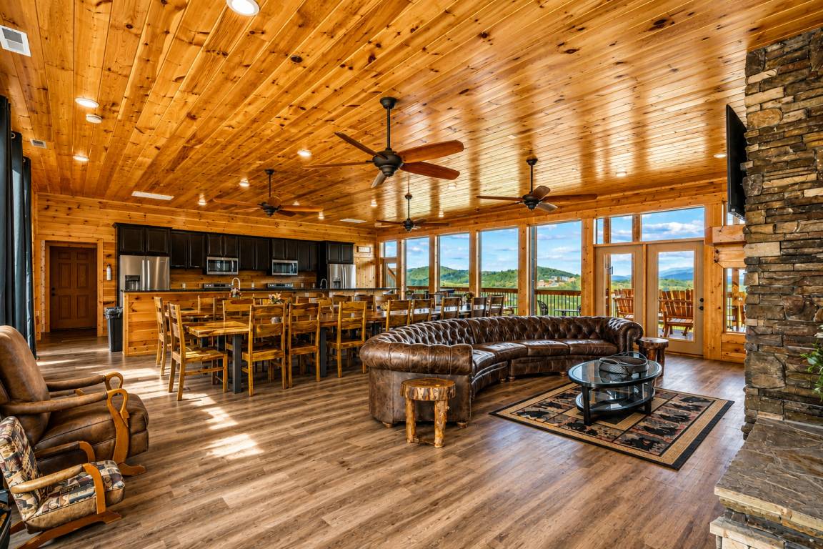 780 M² Cabin ∙ 11 Bedrooms ∙ 34 Guests - Pigeon Forge, TN