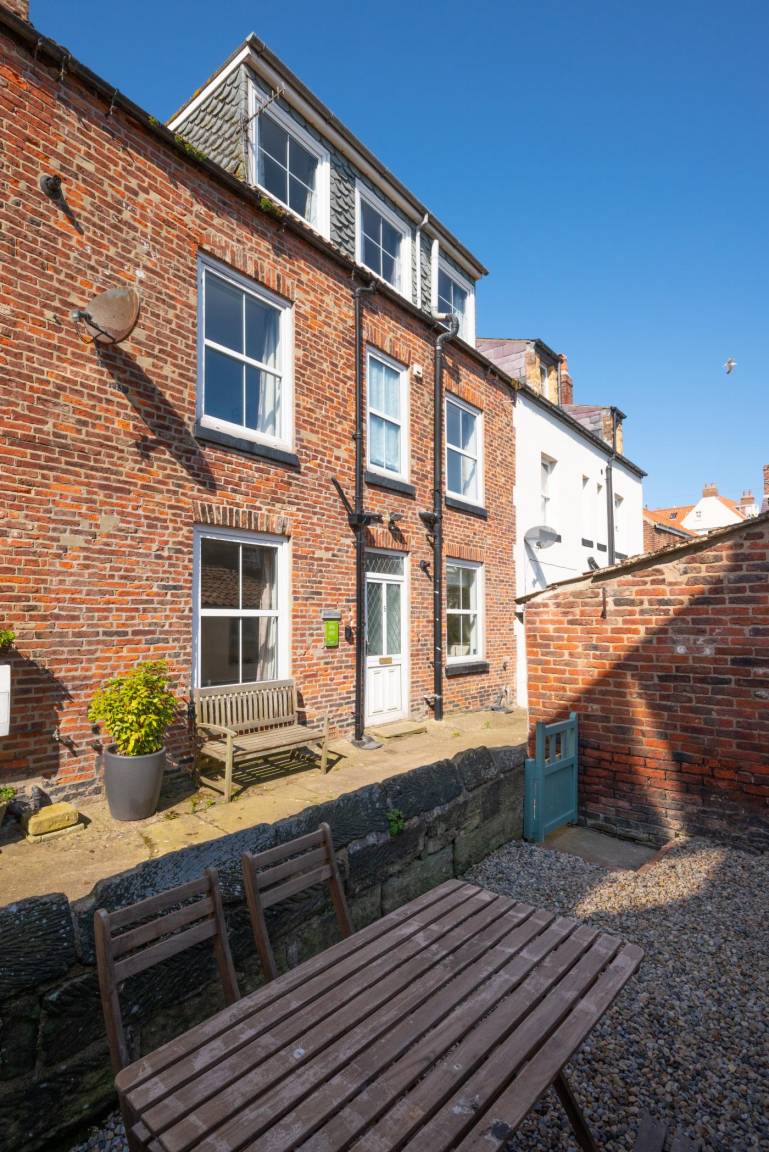Cottage ∙ 4 Bedrooms ∙ 6 Guests - Sandsend