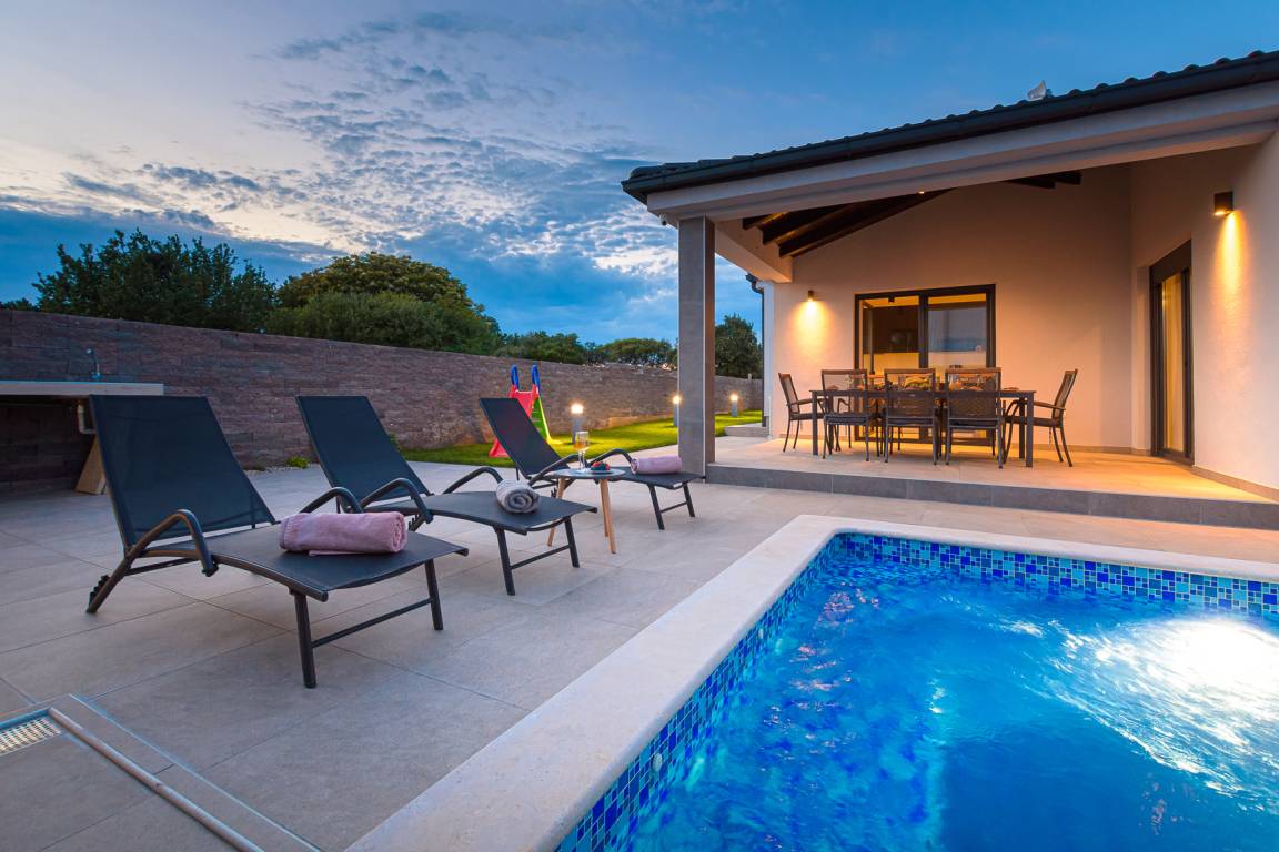 145 M² Villa ∙ 3 Bedrooms ∙ 8 Guests - Banjole