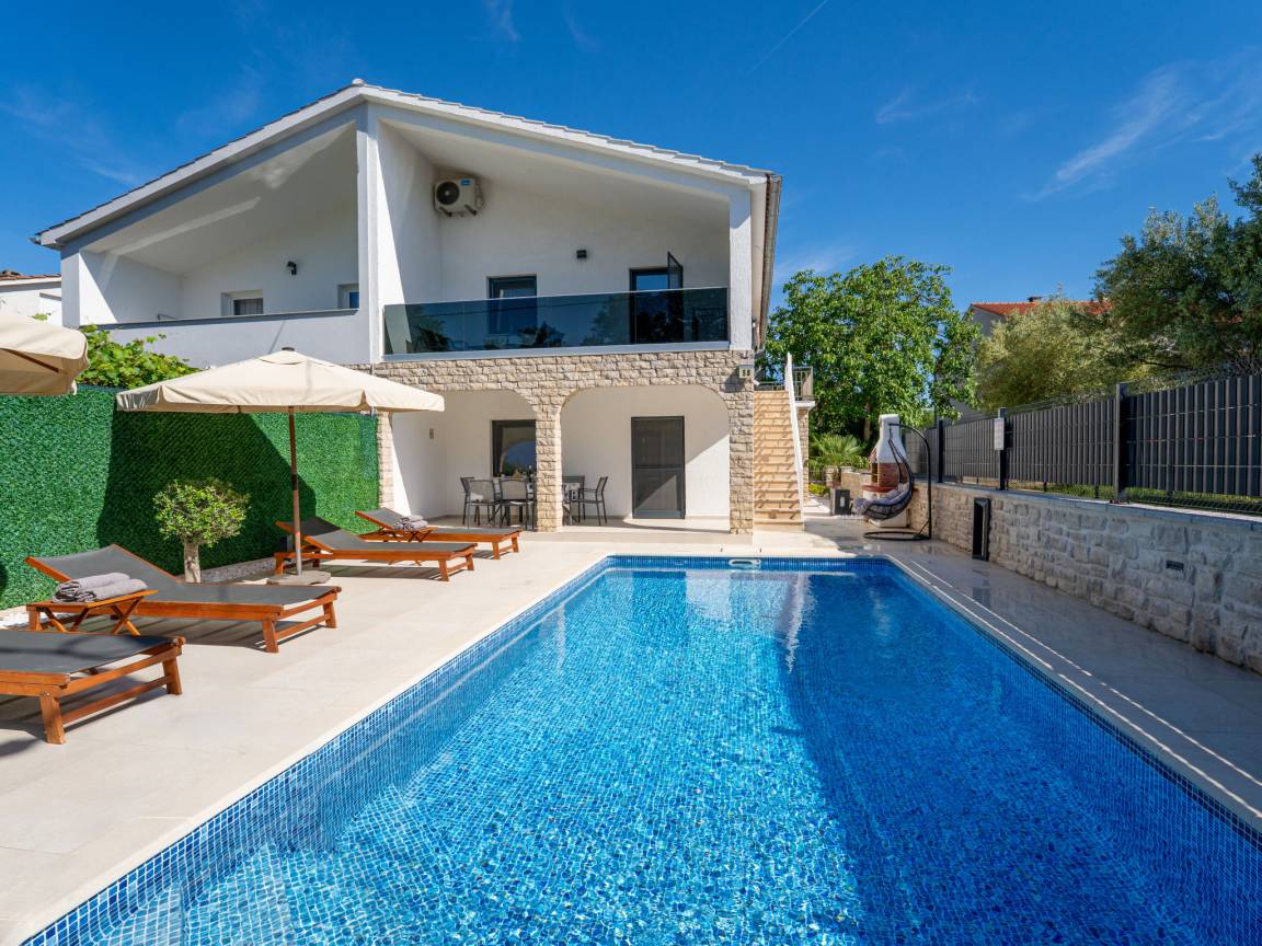 80 M² Ferienhaus ∙ 4 Schlafzimmer ∙ 9 Gäste - Malinska