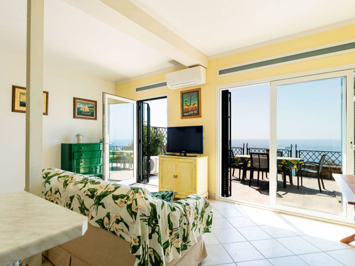 75 M² Appartamento Vacanza ∙ 1 Camera Da Letto ∙ 5 Ospiti - Imperia