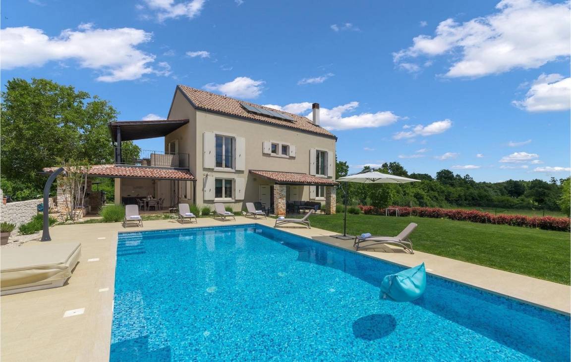 420 M² House ∙ 4 Bedrooms ∙ 10 Guests - Vodnjan