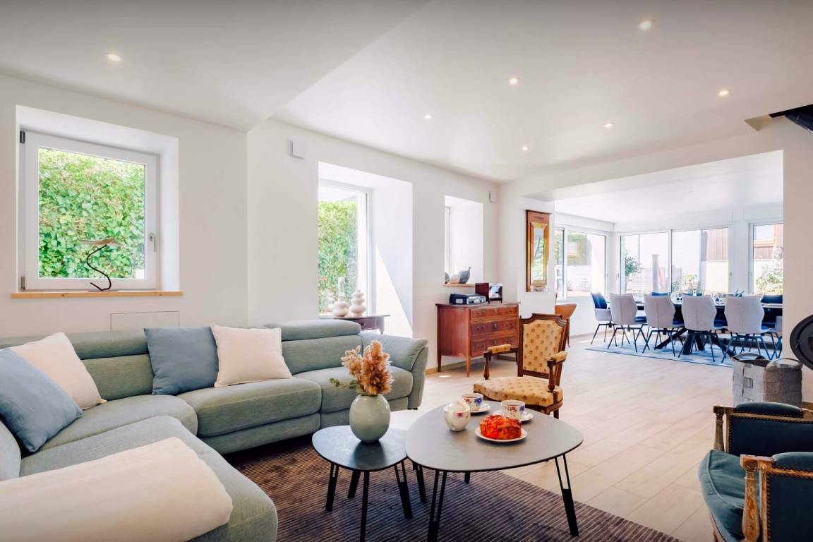 240 M² Villa ∙ 5 Bedrooms ∙ 12 Guests - Annecy