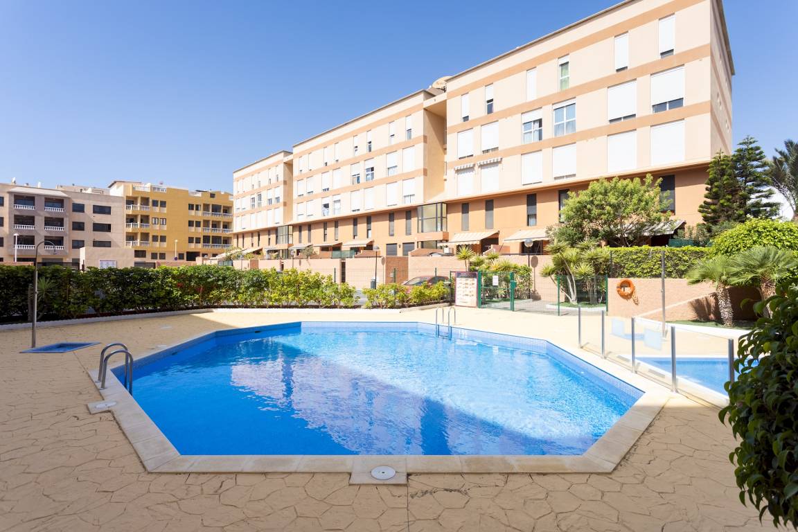 90 M² Apartamento ∙ 2 Habitaciones ∙ 4 Huéspedes - El Médano