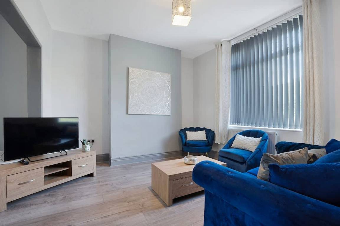 Apartment ∙ 2 Bedrooms ∙ 4 Guests - Durham