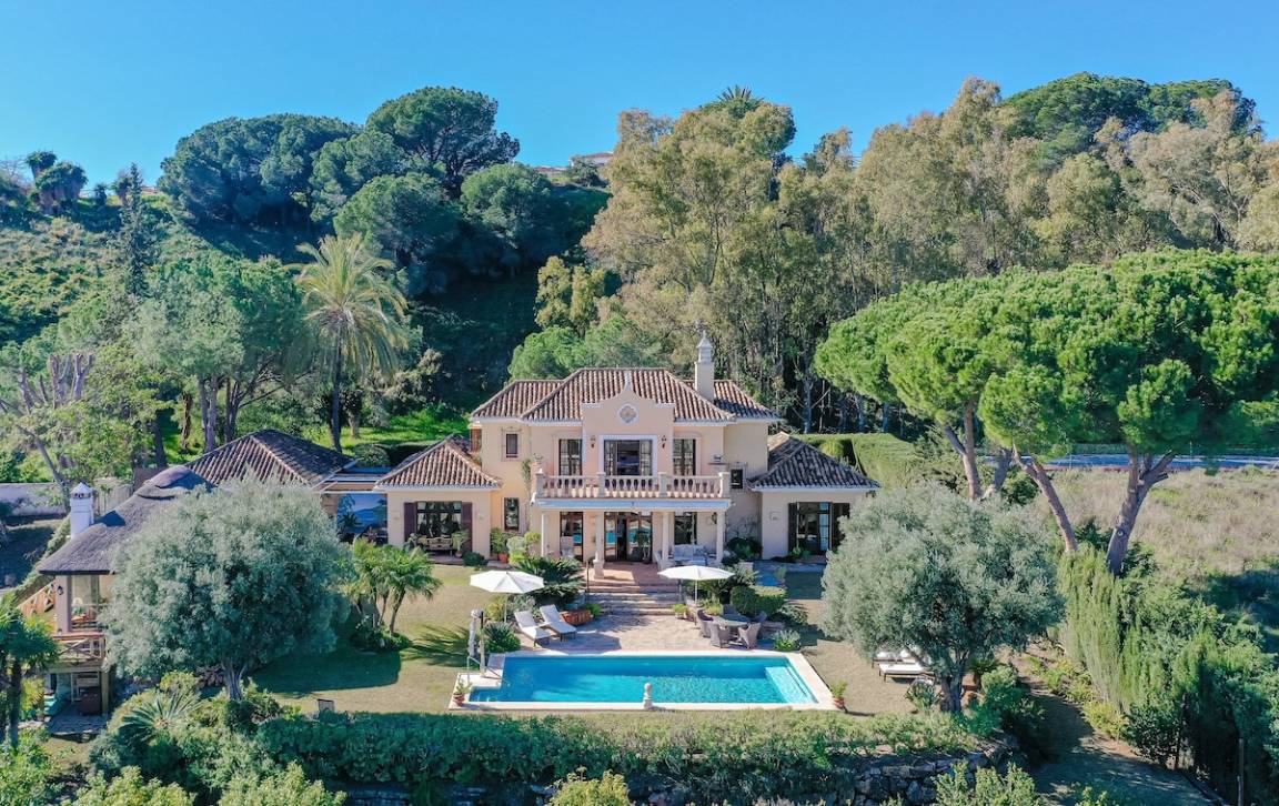 489 M² Villa ∙ 5 Bedrooms ∙ 10 Guests - Puerto Banús