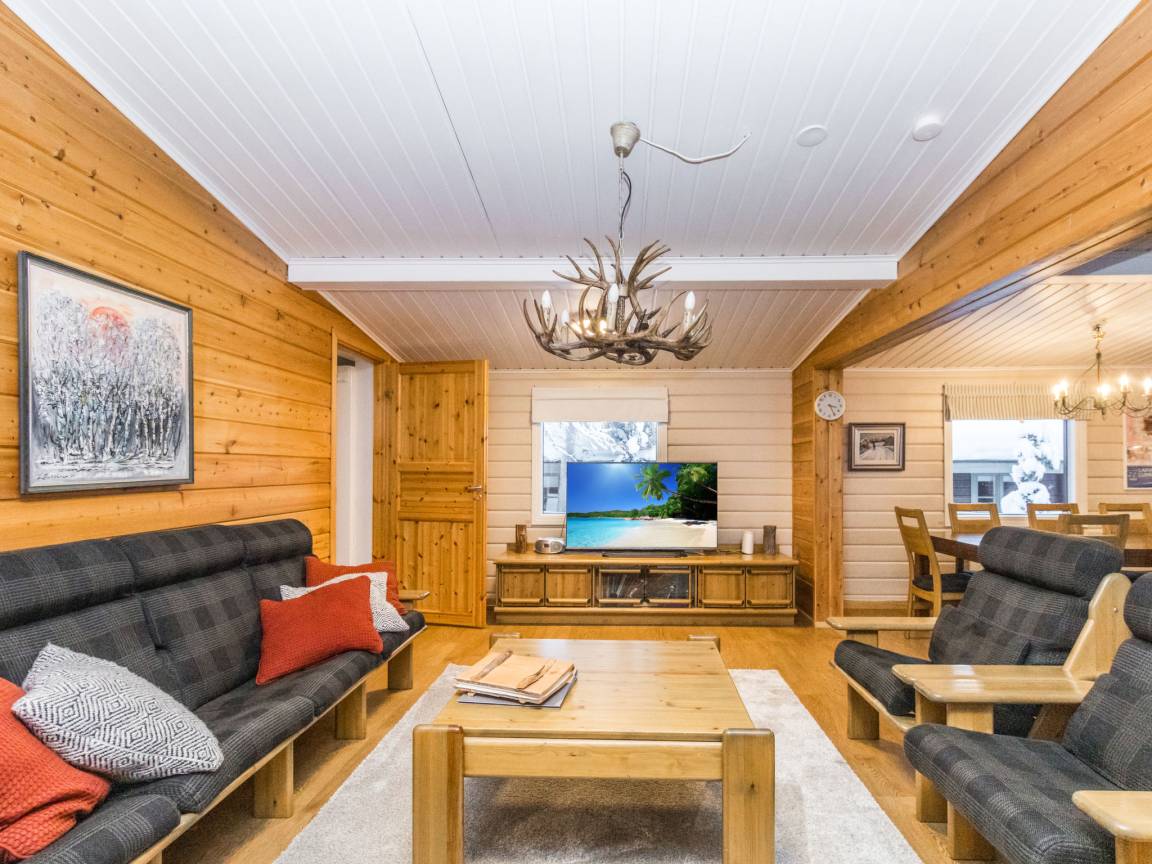 150 M² House ∙ 4 Bedrooms ∙ 8 Guests 4
