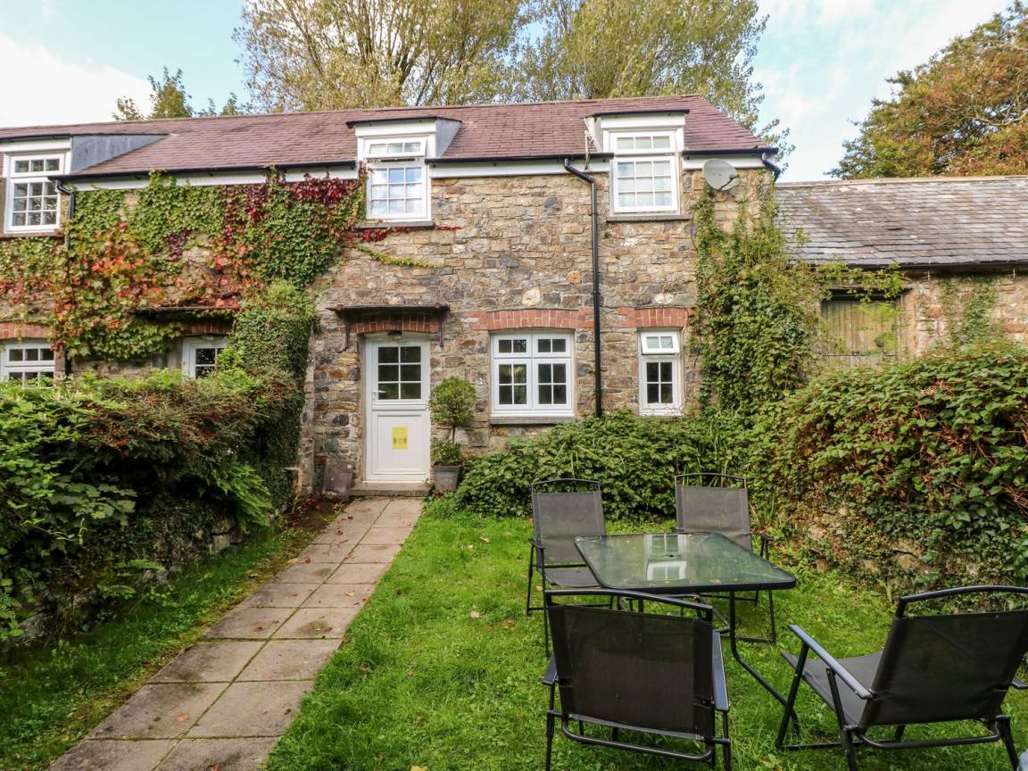 Cottage ∙ 2 Bedrooms ∙ 4 Guests - Haverfordwest