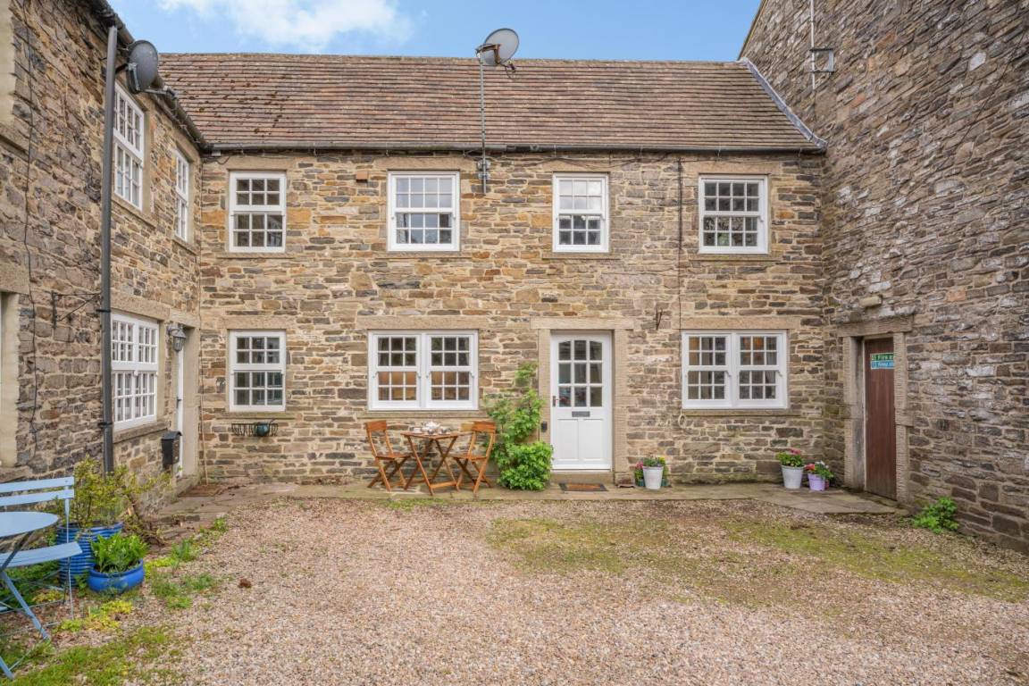 Cottage ∙ 2 Bedrooms ∙ 4 Guests - Leyburn