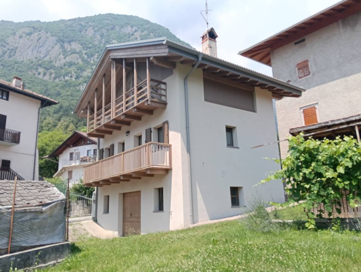 109 M² Huis ∙ 3 Slaapkamers ∙ 4 Gasten - Comano