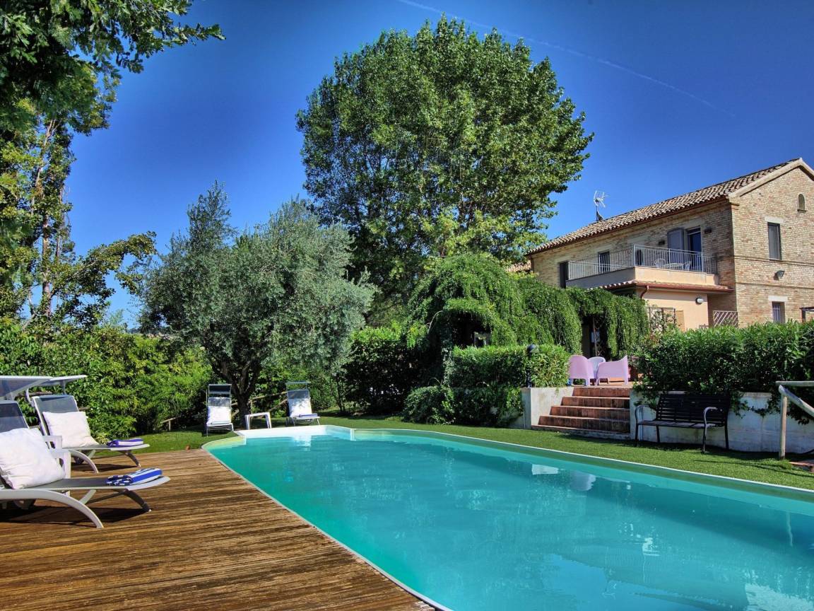300 M² Casa Vacanza ∙ 4 Camere Da Letto ∙ 8 Ospiti - Jesi