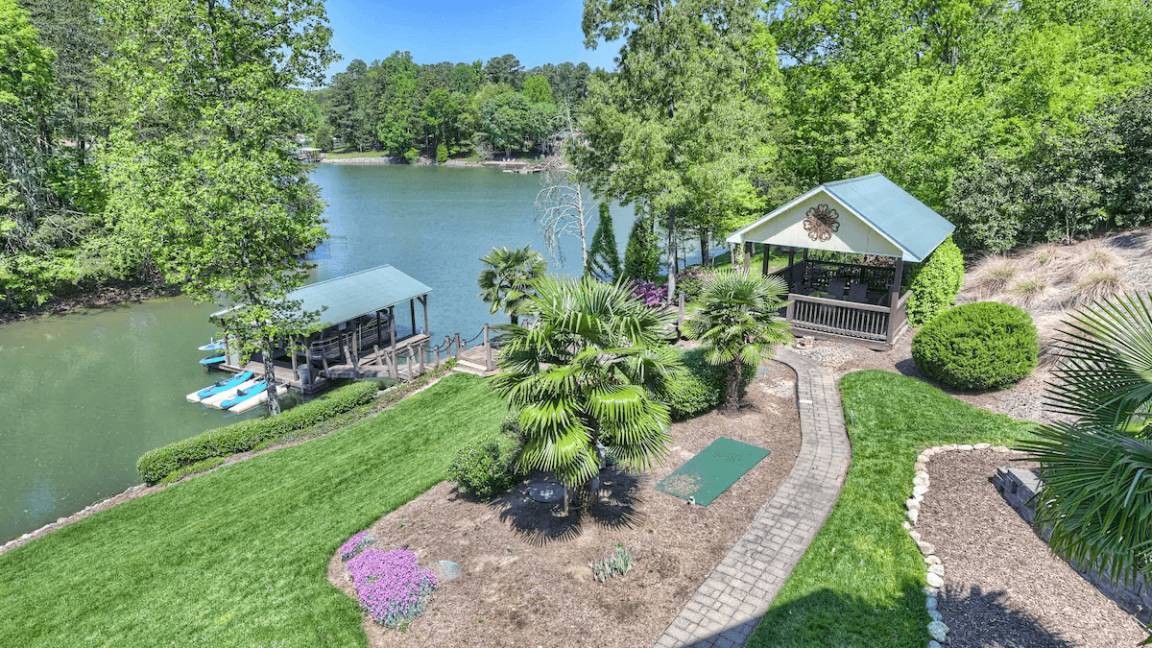 425 M² House ∙ 6 Bedrooms ∙ 14 Guests - Lake Norman, NC