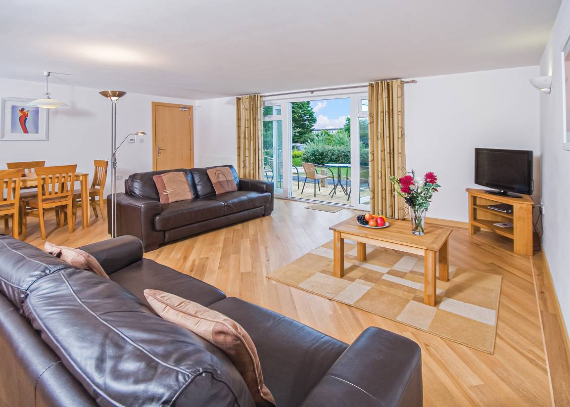 Apartment ∙ 3 Bedrooms ∙ 4 Guests - Dawlish Warren