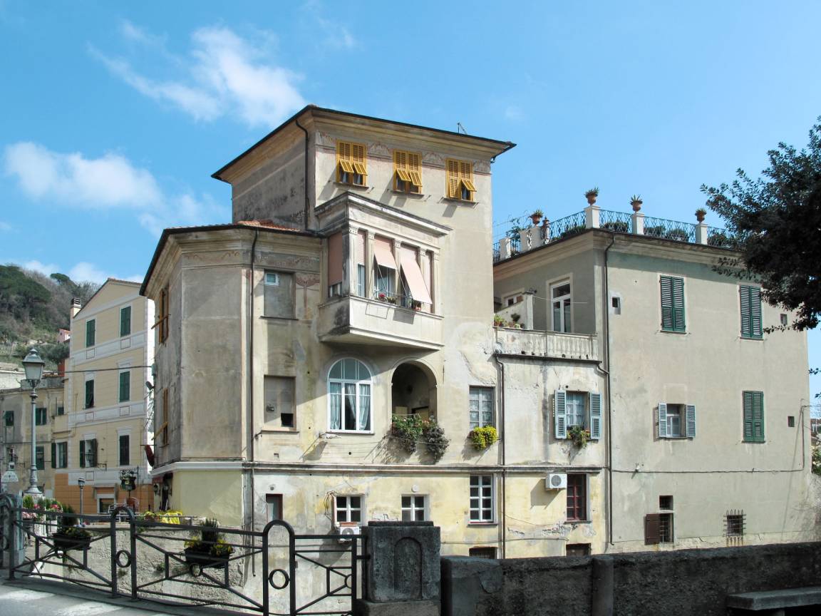 130 M² Apartment ∙ 3 Bedrooms ∙ 9 Guests - Finale Ligure