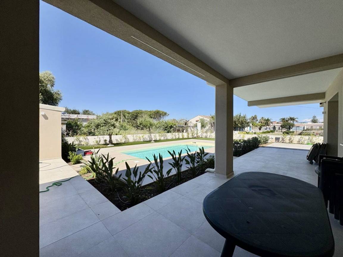 100 m&sup2; Villa 3 Schlafzimmer 8 G&auml;ste