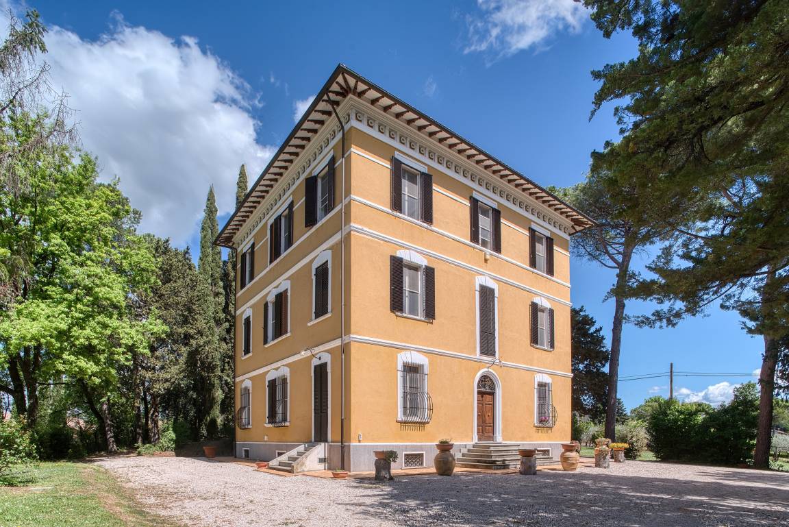 500 M² Hus ∙ 10 Sovrum ∙ 20 Gäster - Umbrien