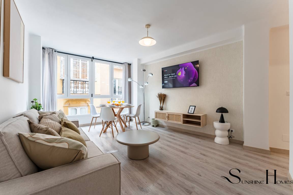 70 M² Apartment ∙ 2 Bedrooms ∙ 5 Guests - Malaga, Espagne