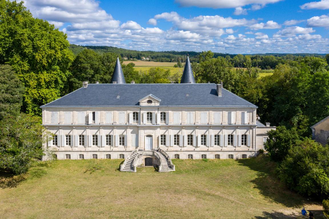 250 M² House ∙ 5 Bedrooms ∙ 12 Guests - Dordogne