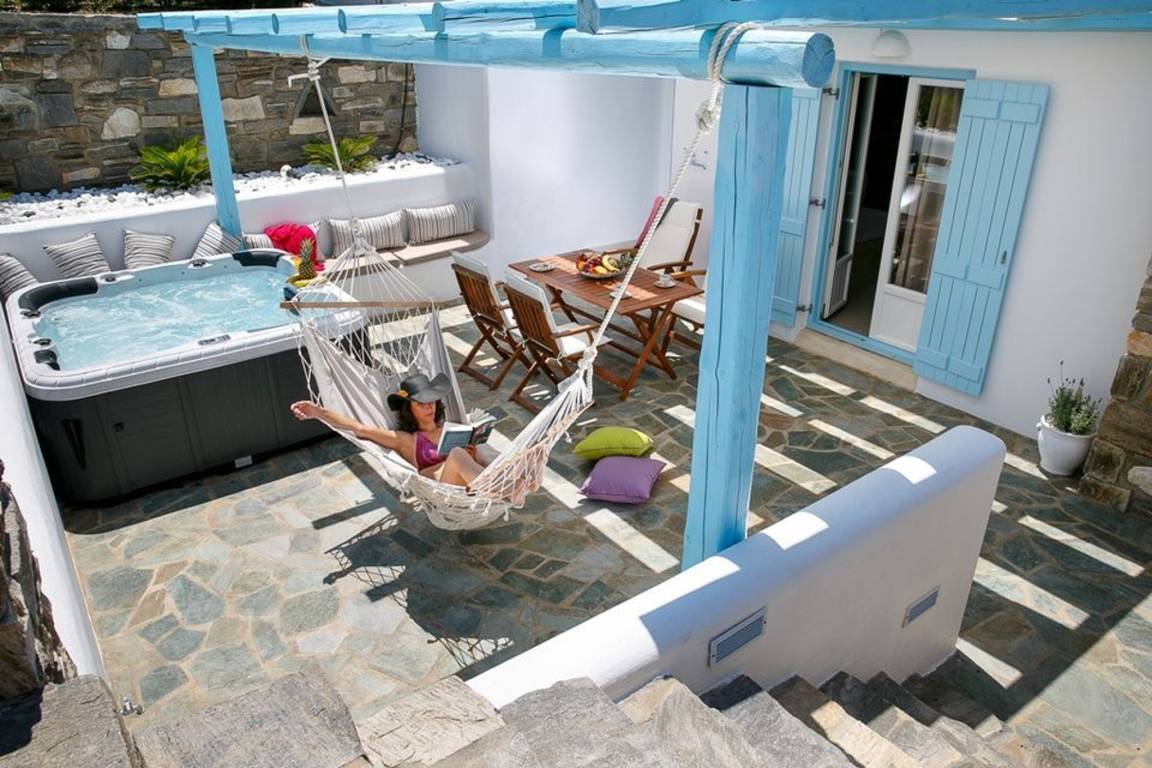 Villa ∙ 3 Bedrooms ∙ 9 Guests - Paros