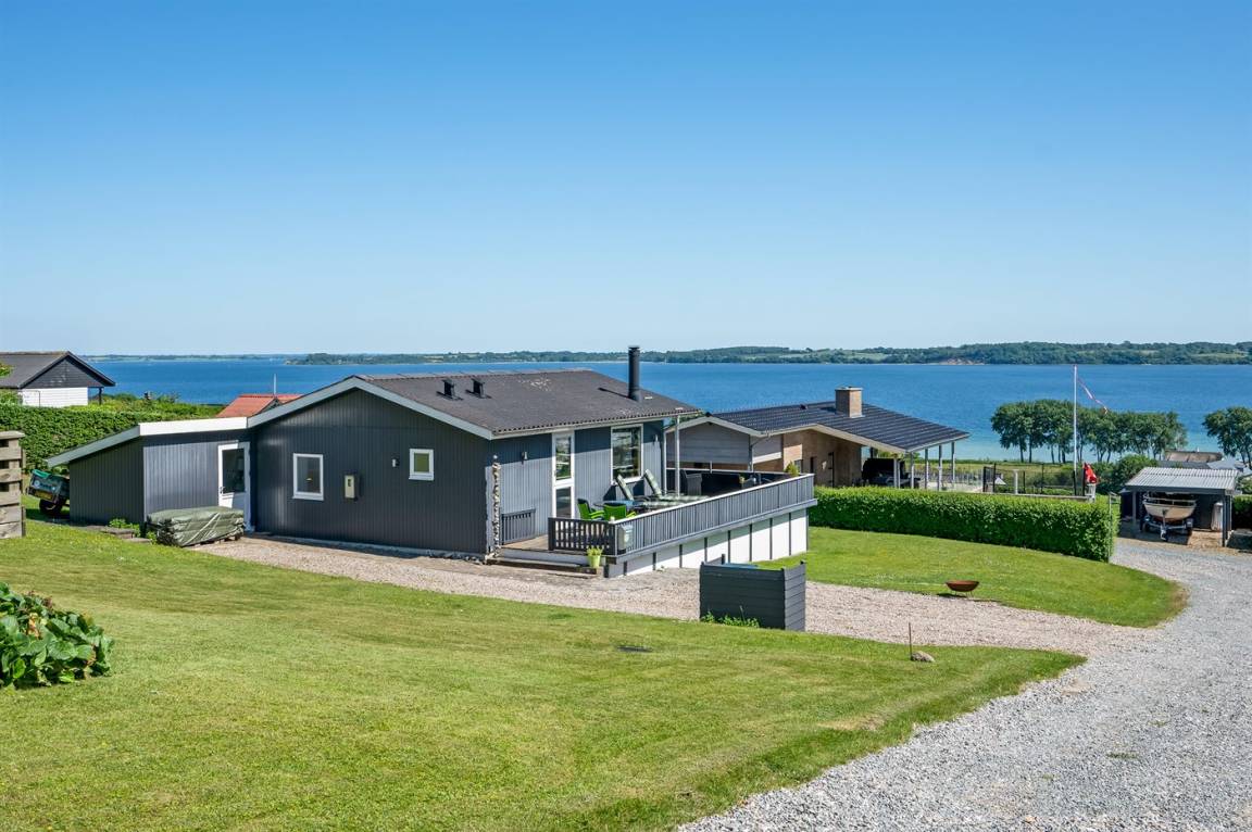 68 m² Ferienhaus ∙ 2 Schlafzimmer ∙ 4 Gäste – Bild 1