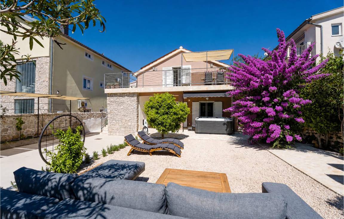 160 M² House ∙ 3 Bedrooms ∙ 8 Guests - Vodice