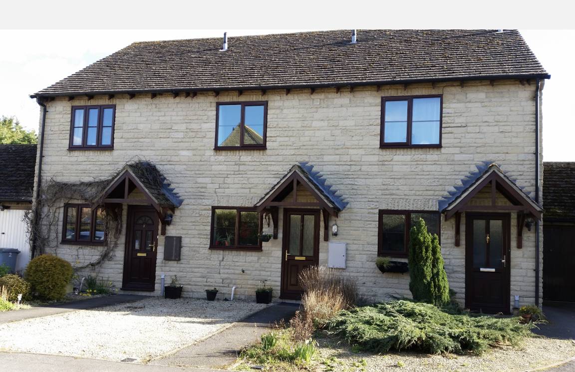 69 M² House ∙ 2 Bedrooms ∙ 6 Guests - Witney