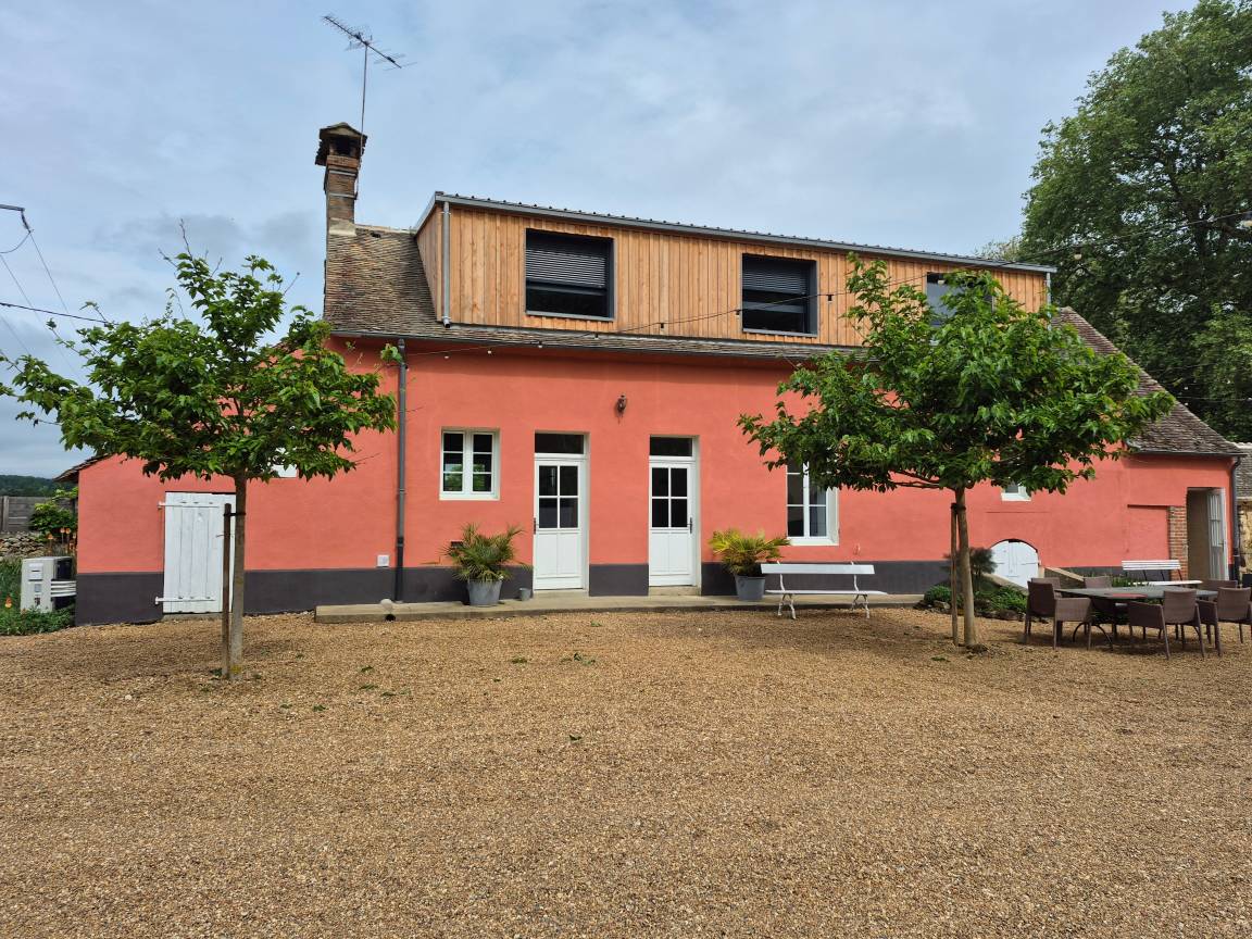 110 M² Maison De Vacances ∙ 4 Chambres ∙ 12 Personnes - La Ferté-Bernard