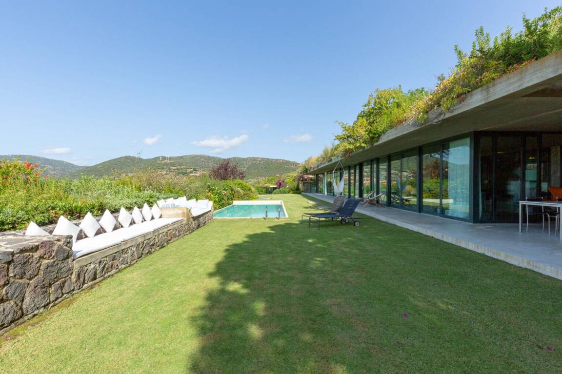 650 M² Villa ∙ 9 Bedrooms ∙ 18 Guests - Sardinia