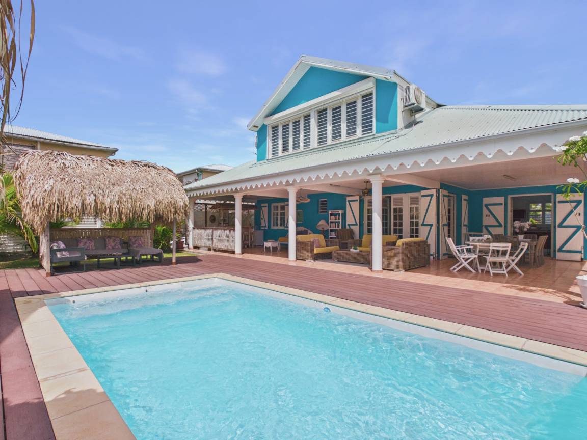 150 M² Villa ∙ 5 Bedrooms ∙ 11 Guests - Martinique